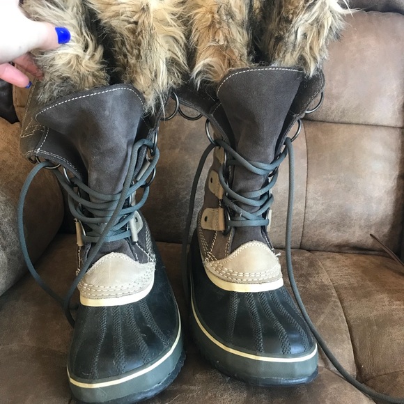 Sorel waterproof boots - Picture 2 of 5